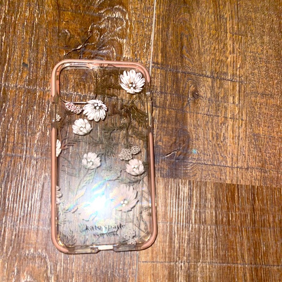 Kate spade iPhone 11 flower case - Picture 3 of 3
